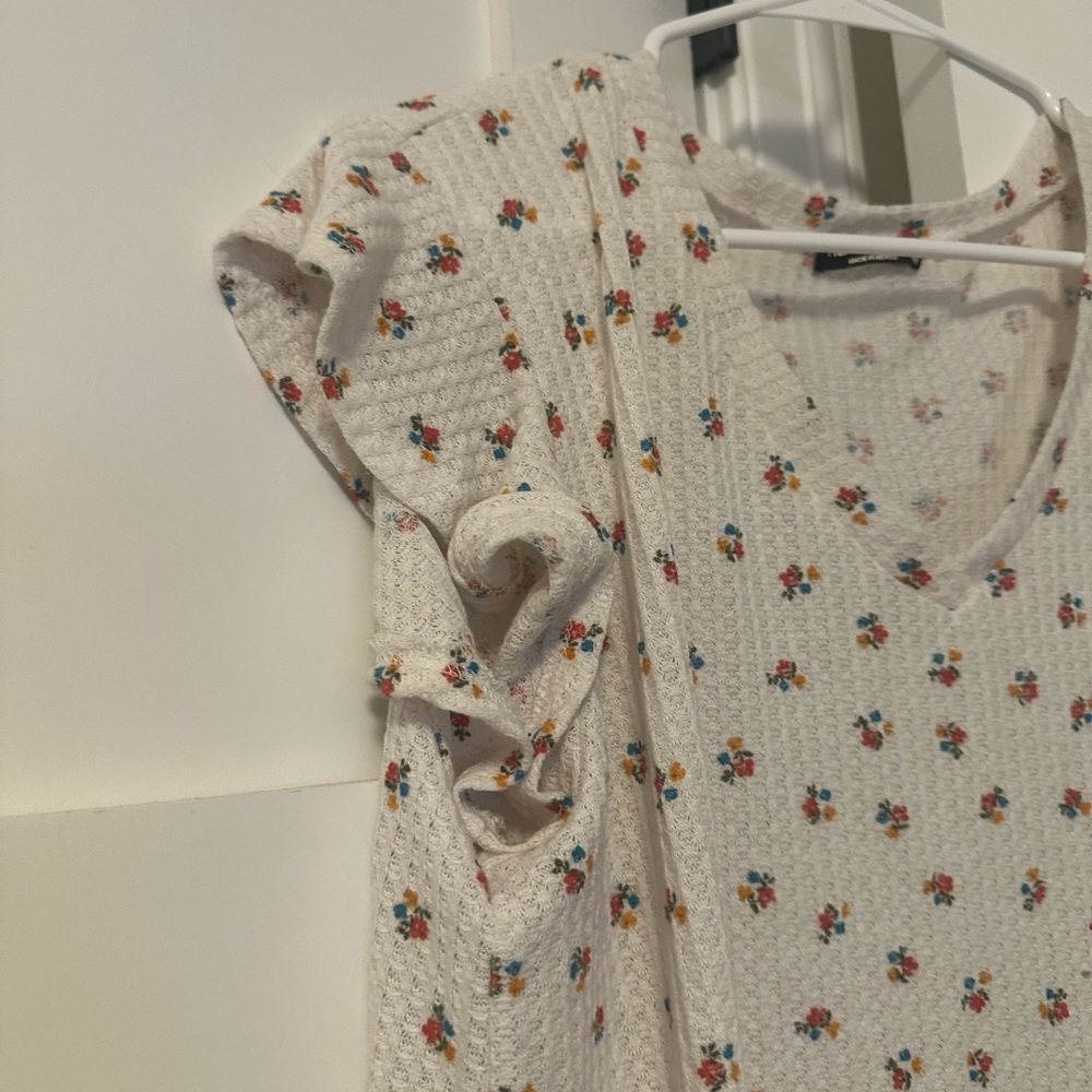 HEIMISH USA White Floral Knit Top - Picture 6 of 7